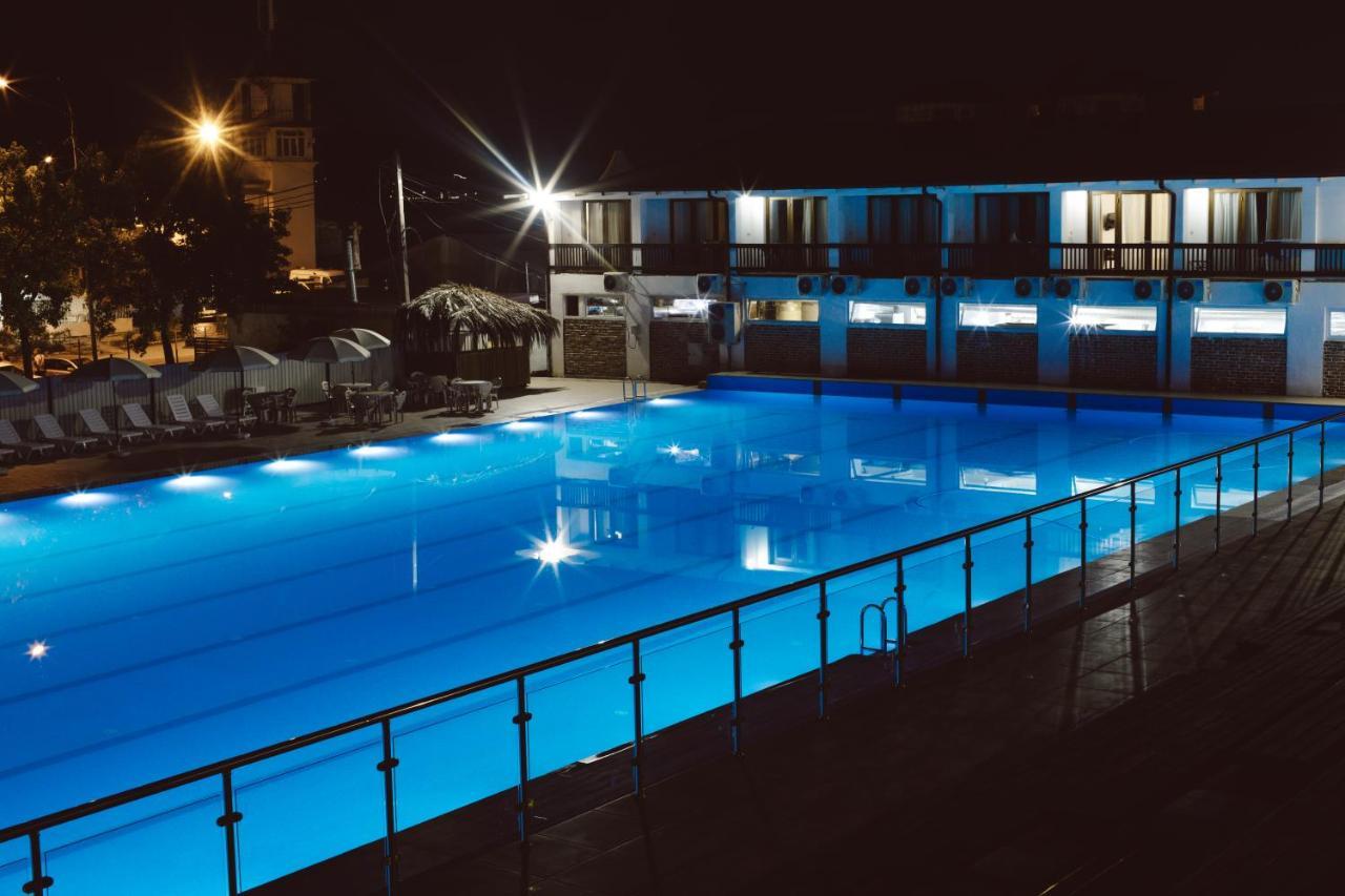 DEM Hotel Sukhumi Eksteriør bilde