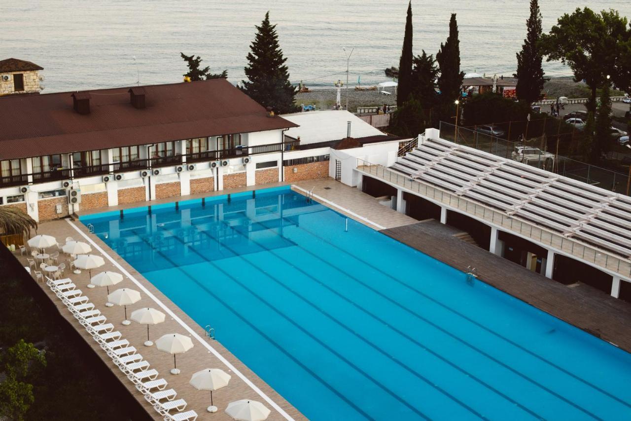 DEM Hotel Sukhumi Eksteriør bilde