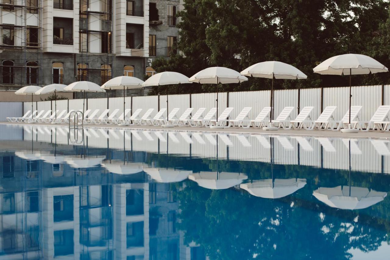 DEM Hotel Sukhumi Eksteriør bilde