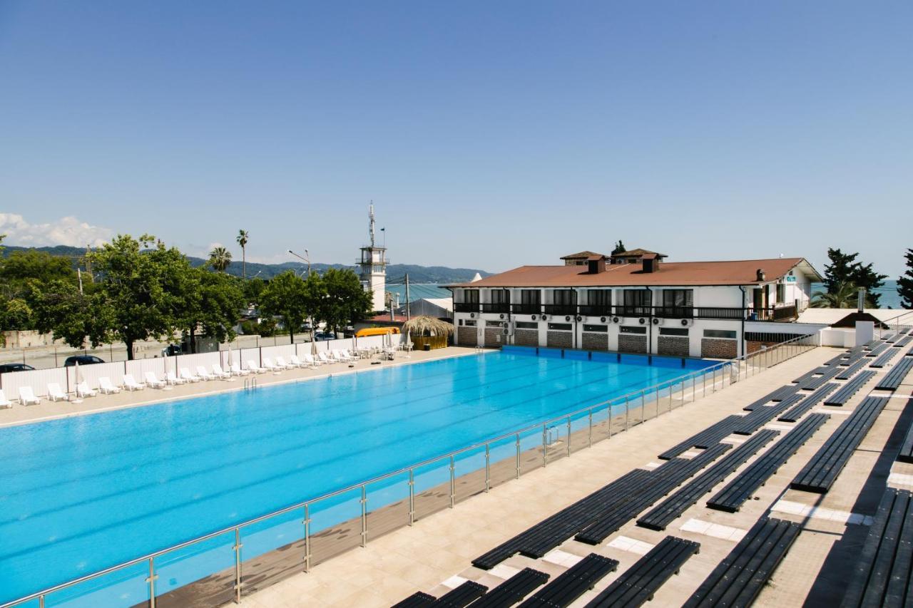 DEM Hotel Sukhumi Eksteriør bilde