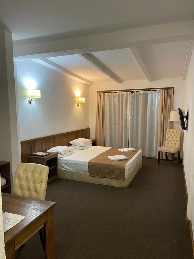 DEM Hotel Sukhumi Eksteriør bilde