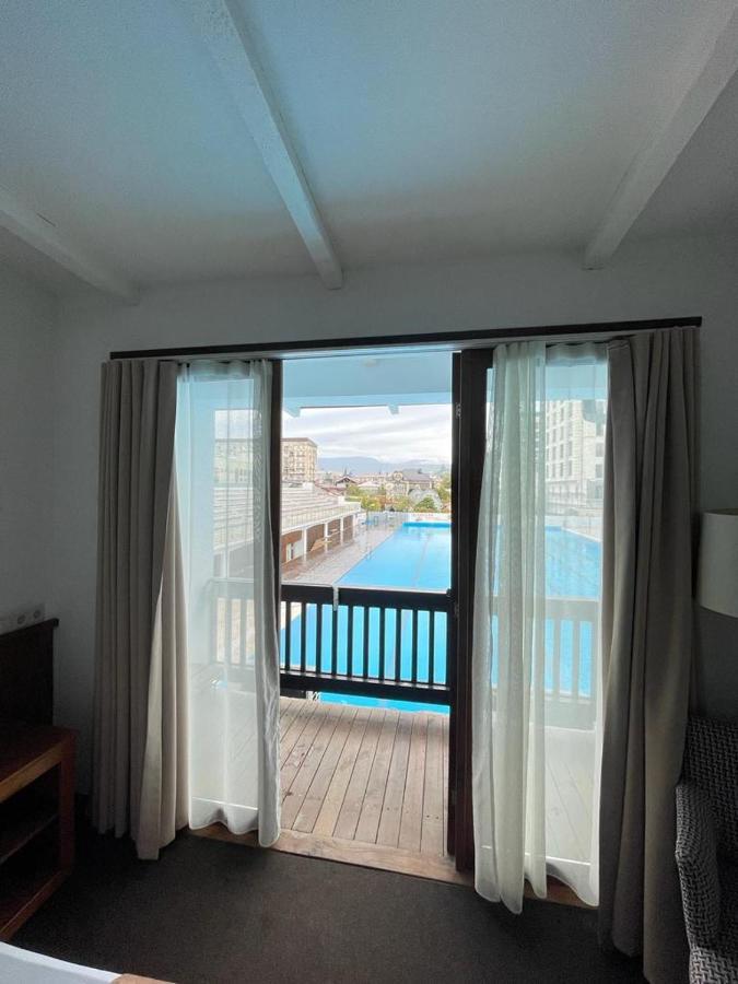 DEM Hotel Sukhumi Eksteriør bilde
