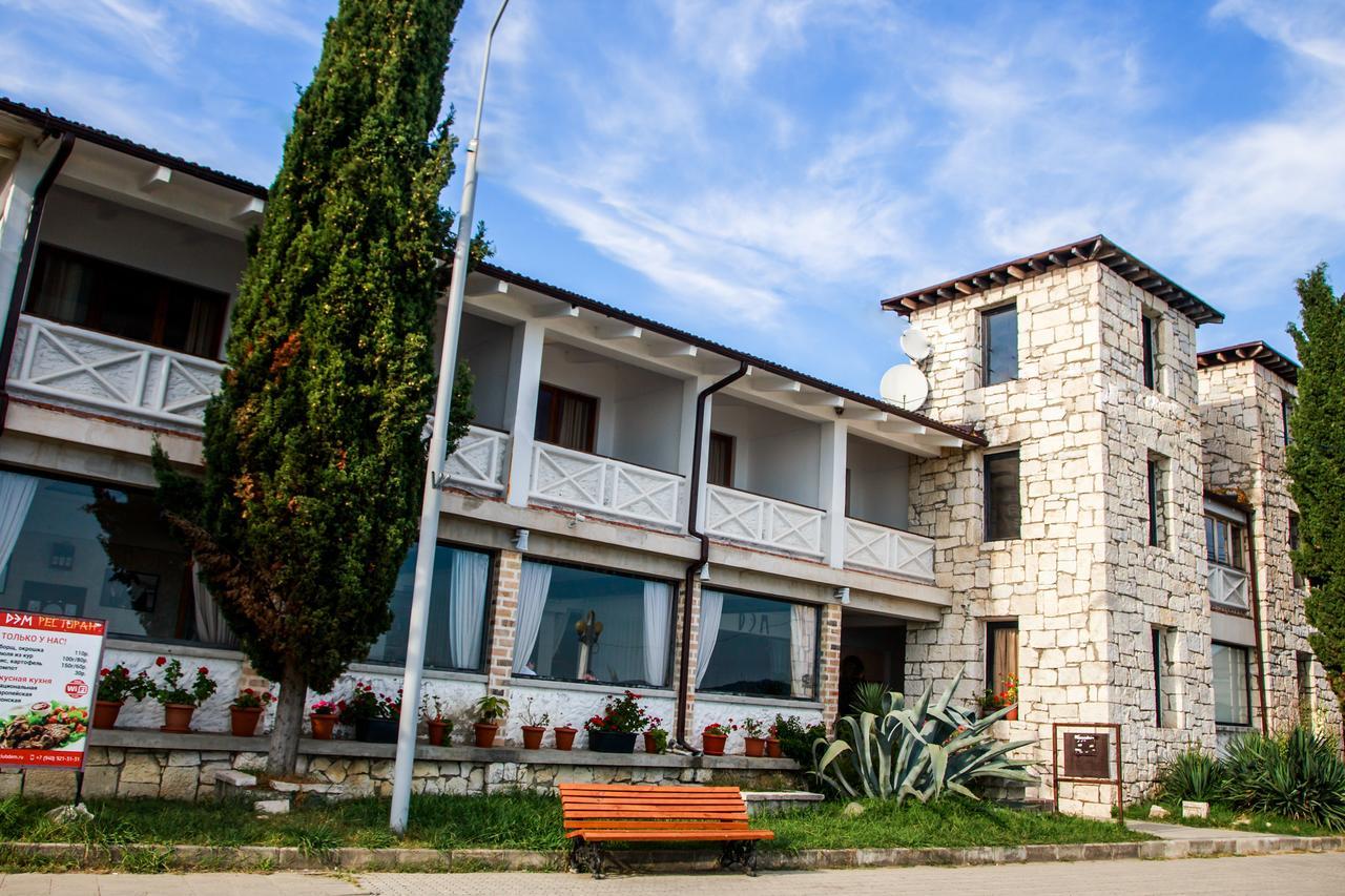 DEM Hotel Sukhumi Eksteriør bilde