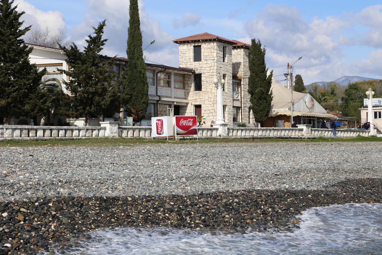 DEM Hotel Sukhumi Eksteriør bilde