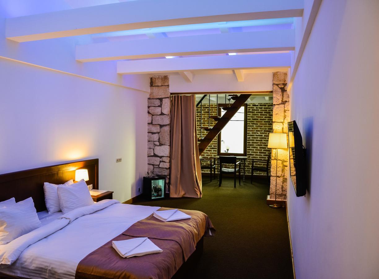 DEM Hotel Sukhumi Eksteriør bilde