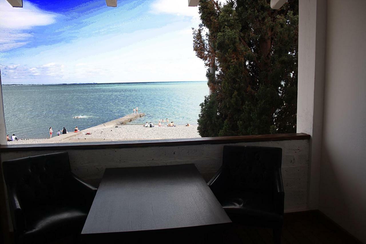 DEM Hotel Sukhumi Eksteriør bilde