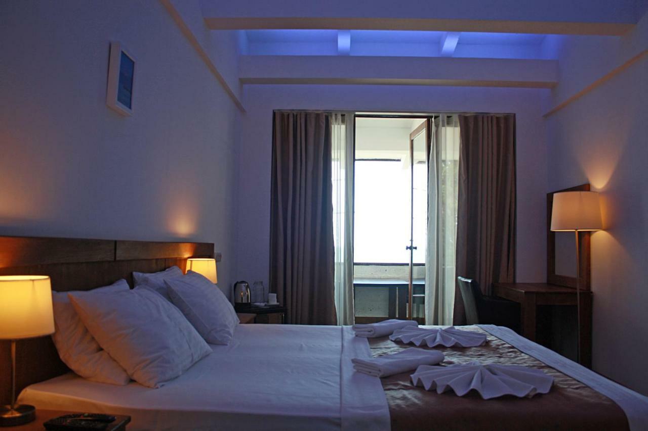 DEM Hotel Sukhumi Eksteriør bilde